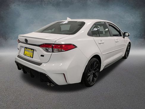Used 2026 Toyota Corolla SE w/ SE Package FWD image 4