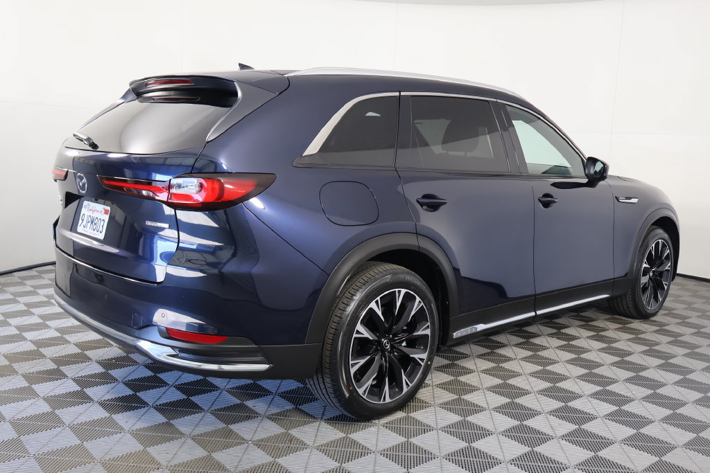 Used 2024 MAZDA CX-90 Plug-In Hybrid w/ Premium Plus AWD/4WD image 5