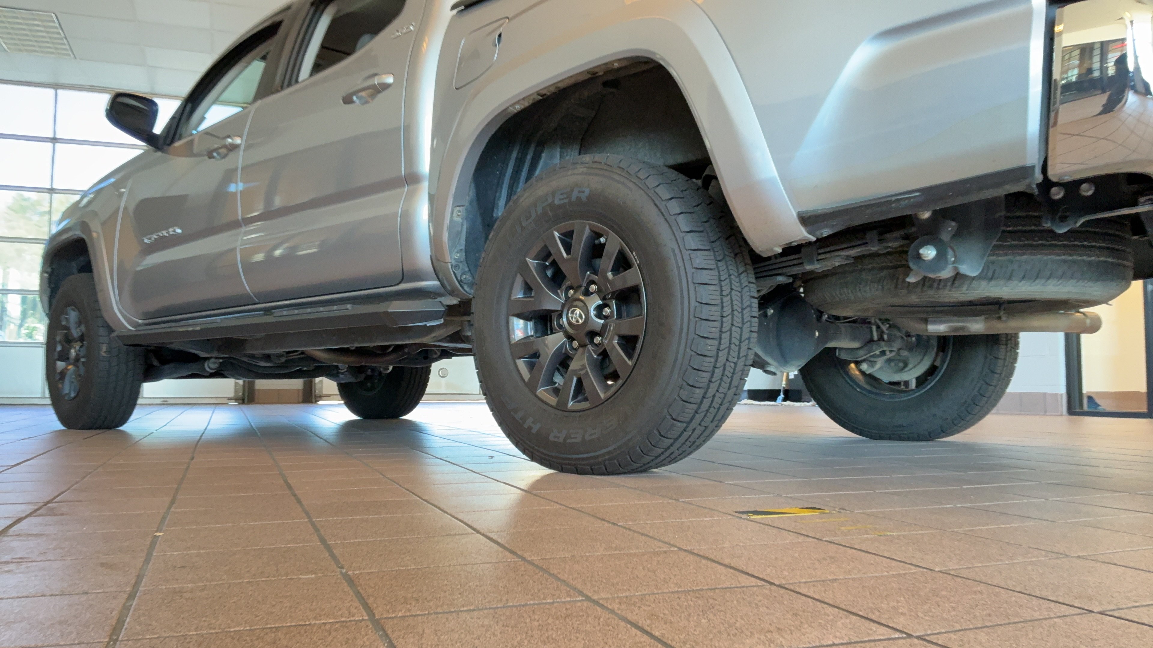 Used 2020 Toyota Tacoma SR5 RWD image 23