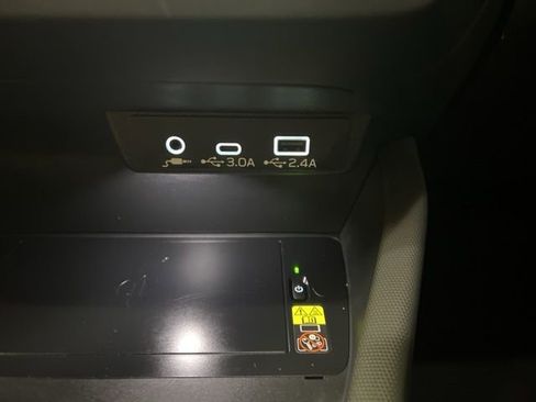 Certified 2025 Subaru Forester Limited w/ Popular Package #2 image 33