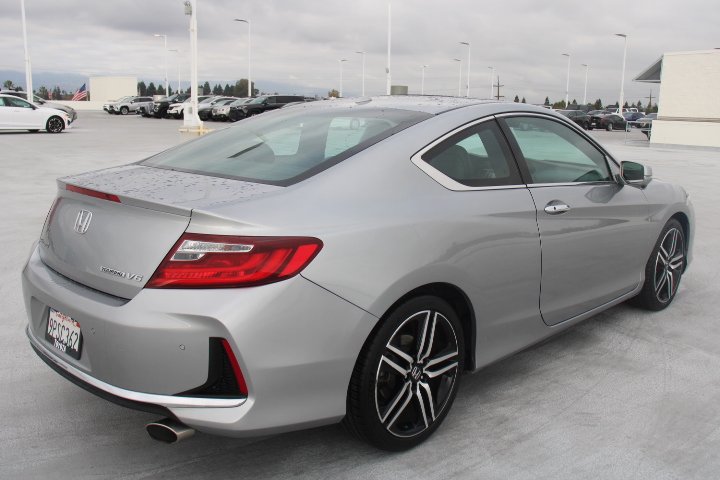 Used 2016 Honda Accord Touring image 3