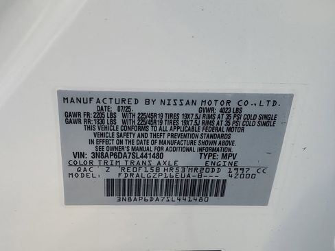 New 2025 Nissan Kicks SR FWD image 17