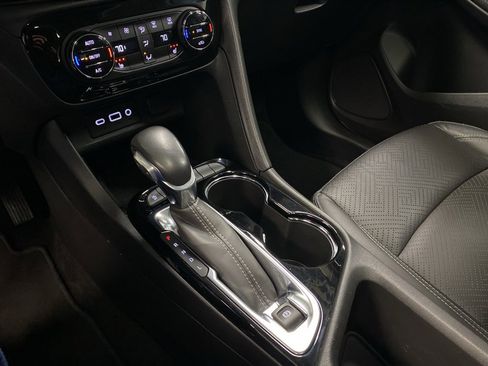 Used 2021 Buick Encore GX Essence w/ Experience Buick Package image 32