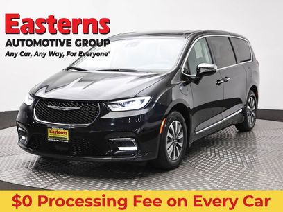 Used 2023 Chrysler Pacifica Limited