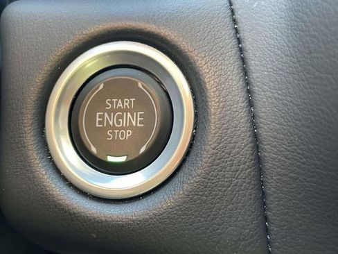 Used 2022 Chevrolet Suburban RST w/ Luxury Package RWD image 29
