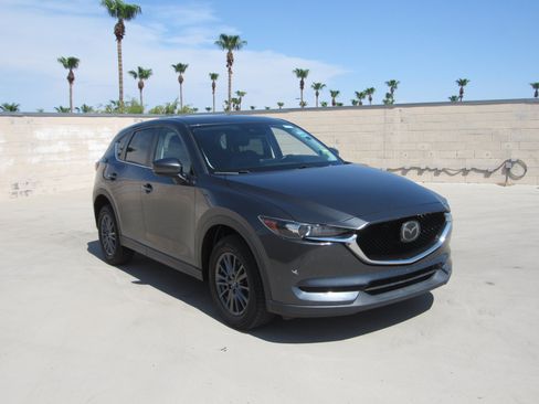 Used 2019 MAZDA CX-5 Touring FWD image 2