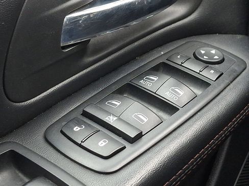 Used 2019 Dodge Grand Caravan SE image 24