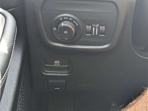 New 2025 Jeep Grand Cherokee Limited w/ Black Appearance Package image 24