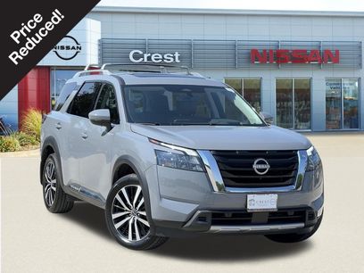 Used 2025 Nissan Pathfinder Platinum