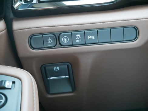 Used 2024 Acura MDX SH-AWD w/ Technology Package image 26