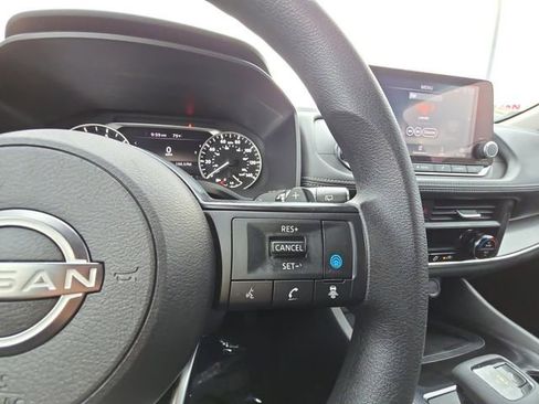 Used 2024 Nissan Rogue SV FWD image 12