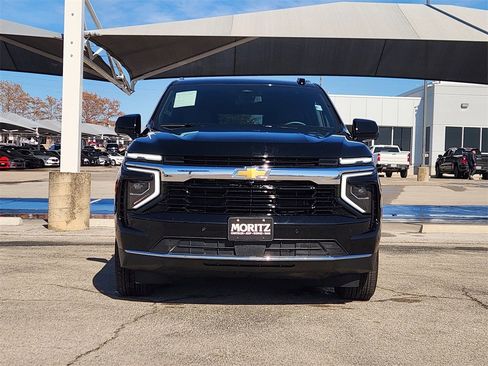 Used 2025 Chevrolet Suburban LS image 2