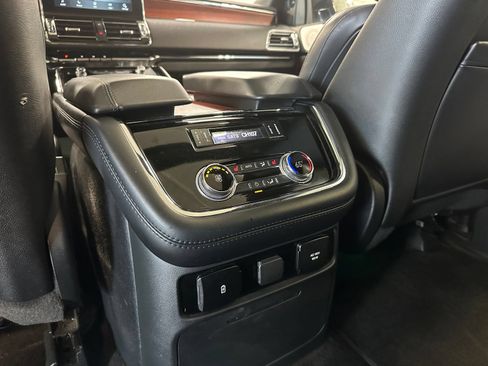 Used 2021 Lincoln Navigator Reserve w/ Luxury Package AWD/4WD image 40