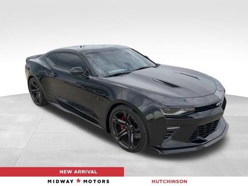 Used 2018 Chevrolet Camaro SS RWD image 1