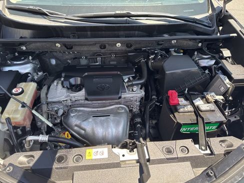 Used 2018 Toyota RAV4 LE FWD image 19
