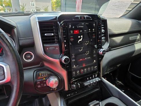 Used 2019 RAM 1500 Laramie w/ Sport Appearance Package AWD/4WD image 4