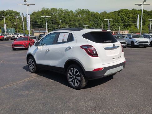 Used 2022 Buick Encore Preferred AWD/4WD image 7
