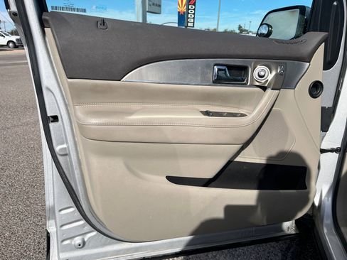 Used 2013 Lincoln MKX Base image 13