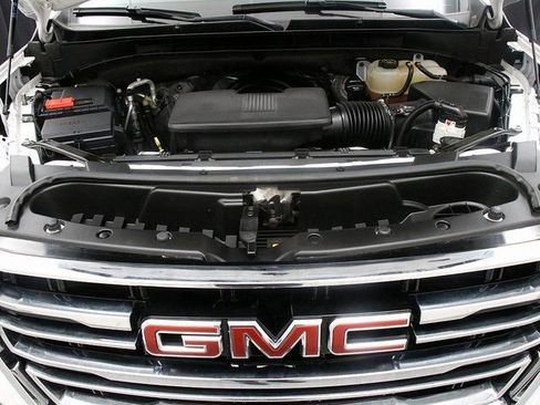 Certified 2023 GMC Yukon SLT image 30