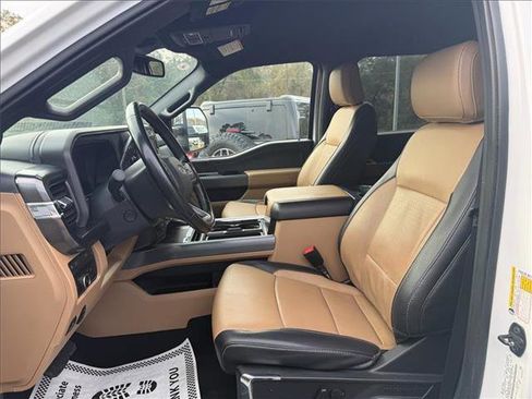 Used 2023 Ford F350 Lariat w/ Chrome Package image 8