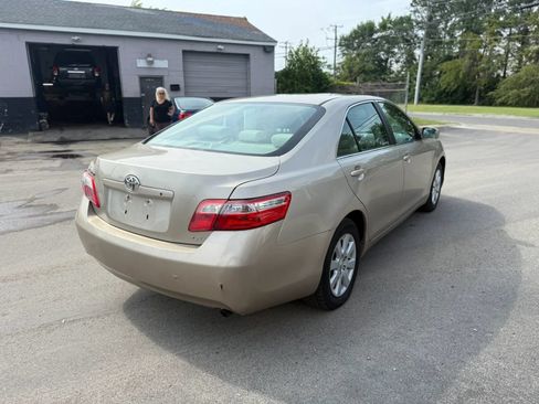 Used 2009 Toyota Camry XLE FWD image 3