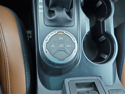 Used 2024 Ford Bronco Outer Banks image 24