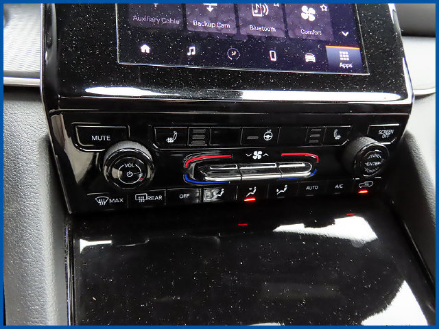 Used 2023 Jeep Grand Cherokee Altitude AWD/4WD image 18