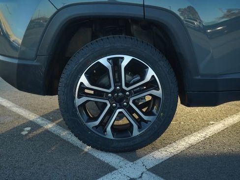 Used 2022 Jeep Compass Limited image 42