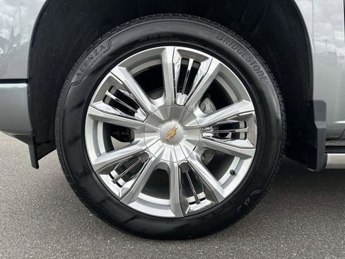 Used 2025 Chevrolet Silverado 1500 High Country w/ High Country Premium Package AWD/4WD image 52