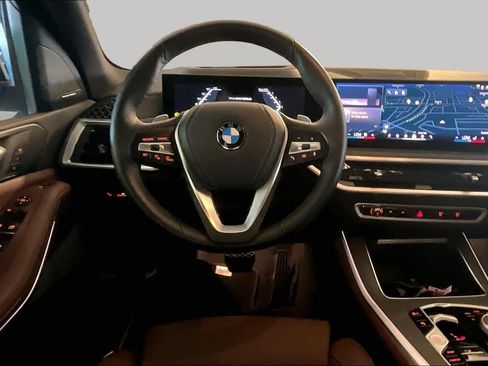 Certified 2024 BMW X5 xDrive40i w/ Premium Package AWD/4WD image 5