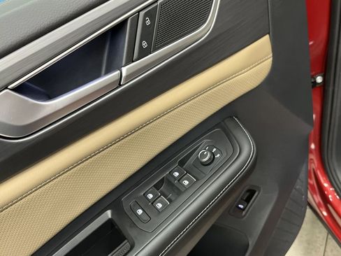 Used 2024 Volkswagen Atlas Cross Sport SE image 27