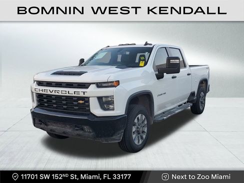 Used 2023 Chevrolet Silverado 2500 Custom w/ Custom Value Package image 3
