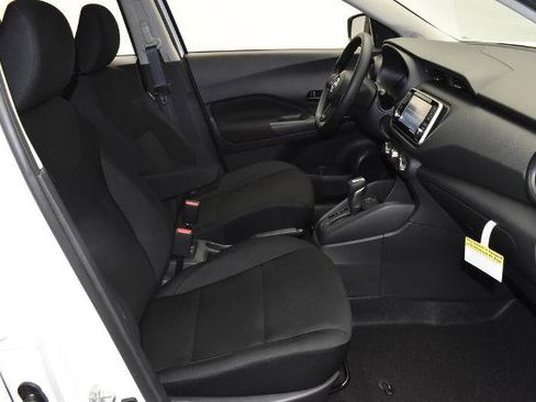 Certified 2025 Nissan Kicks Play S FWD image 22