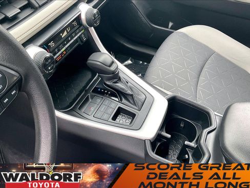 Used 2022 Toyota RAV4 XLE image 22