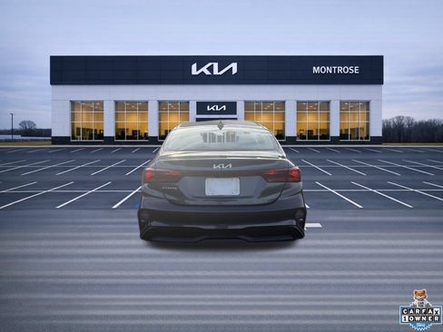 Used 2024 Kia Forte LXS FWD image 7