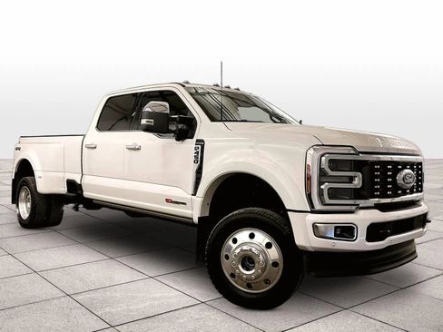 Certified 2025 Ford F450 Platinum w/ Platinum Plus Package AWD/4WD image 2