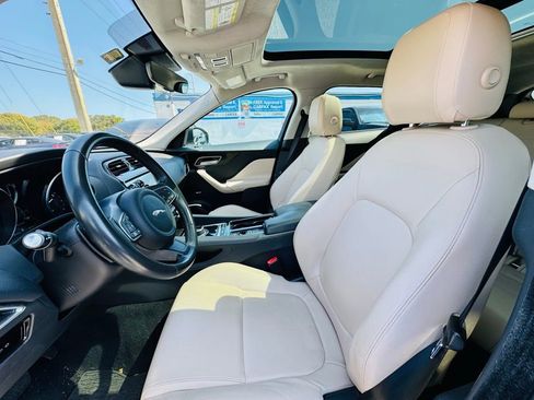Used 2020 Jaguar F-PACE Premium image 12
