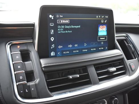 Used 2024 Chevrolet Tahoe Z71 w/ Luxury Package AWD/4WD image 12