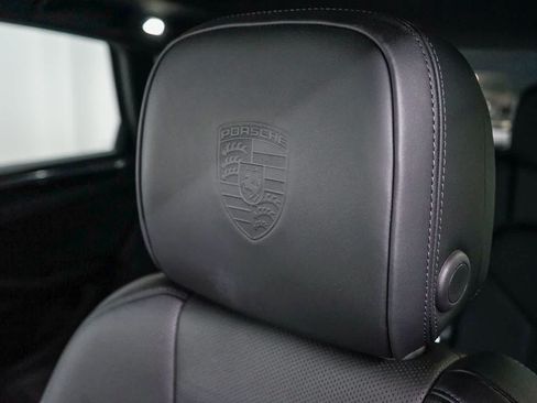 Certified 2026 Porsche Macan AWD/4WD image 30