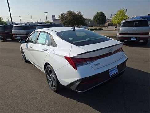 New 2025 Hyundai Elantra SEL image 8