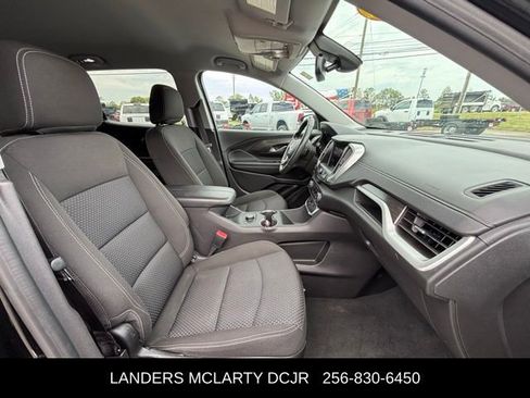 Used 2024 GMC Terrain SLE FWD image 8