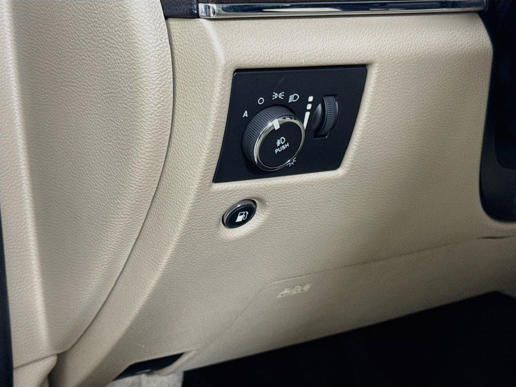 Used 2017 Jeep Grand Cherokee Limited w/ Luxury Group II RWD image 11