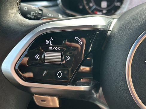 Used 2024 Jaguar F-PACE R-Dynamic S image 40