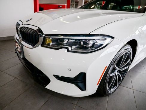 Used 2019 BMW 330i xDrive Sedan w/ Convenience Package image 9