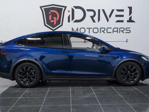 Used 2022 Tesla Model X image 11