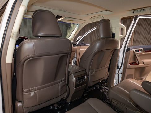 Used 2018 Lexus GX 460 image 22