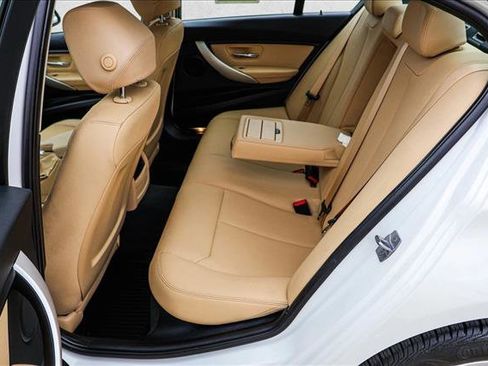 Used 2018 BMW 320i xDrive Sedan image 20