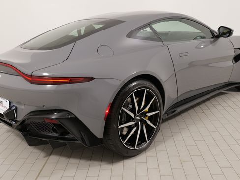 Used 2019 Aston Martin V8 Vantage Coupe RWD image 15