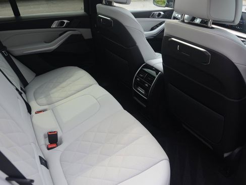 Used 2025 BMW X5 xDrive40i image 13