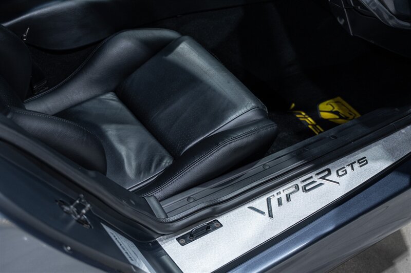 Used 2000 Dodge Viper GTS RWD image 30